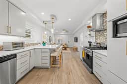 Beach Bay Bungalow w/ Parking & Fire pit - Image 3
