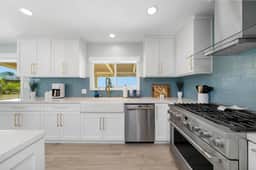 Family Hilltop Home w/ Views - Image 4