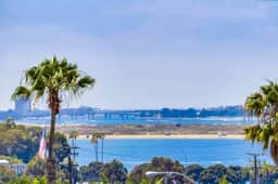 Mission Bay Studio w Ocean Views from Rooftop Deck - Image 3