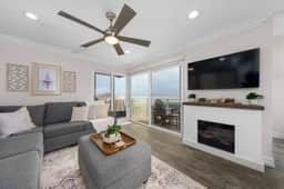 Stunning Ocean Views Rooftop Deck w/ Parking - Image 4