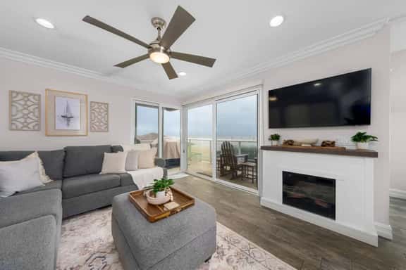 Panoramic Ocean View Huge Rooftop Deck w/ Parking - Image 1