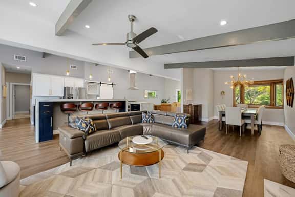 Paradise Retreat - Stunning Views & Serene Elegance - Image 1