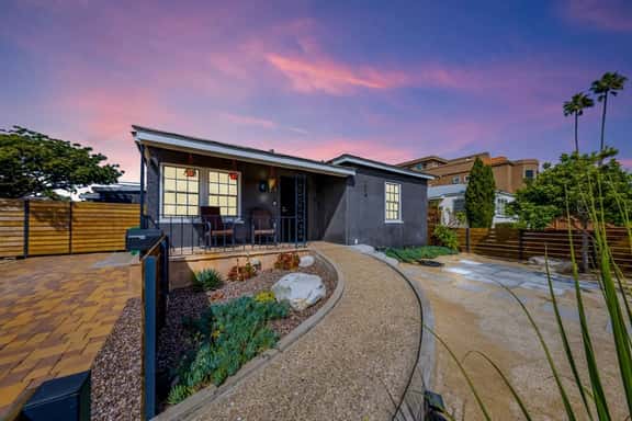 The Succulent House, Parking, Walk to Bay! - Image 1