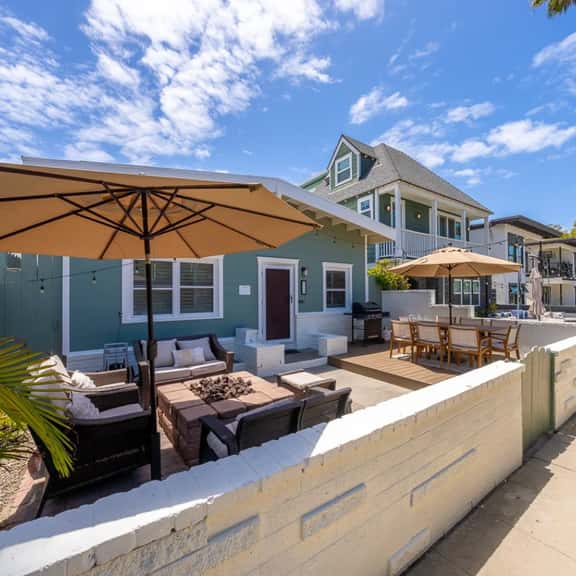 Beach Bay Bungalow w/ Parking & Fire pit - Image 1