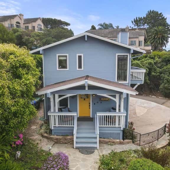Darling Beach Cottage and Ocean Views - Image 1