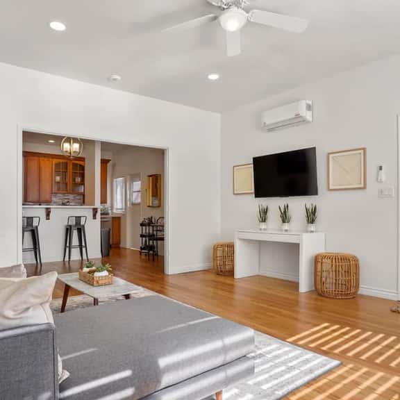 Light & Bright 1BR, 2 mins to Zoo! - Image 1