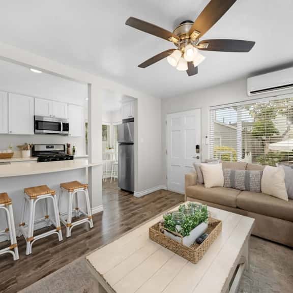 Relaxing Beach Cottage Retreat - Image 1