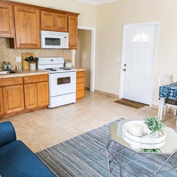 The PB Spot 1BR w/ Parking - Image 1