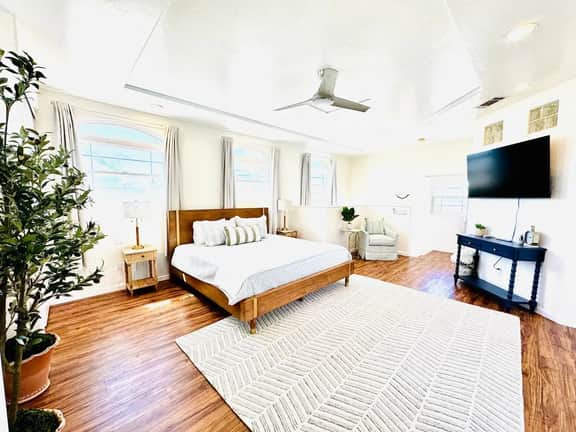 100-Year-Old Spanish Revival 4BR, 2 Master Suites - Image 5