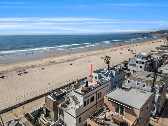 Beach Getaway Studio/Steps 2 Beach w/ Parking - Image 5