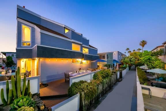 Incredible Location | Steps to Beach & Bay! - Image 4