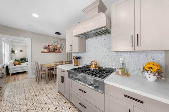 Mission Hills Craftsman; walkable, free parking - Image 4