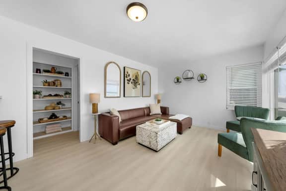 Oceanfront Beach House, 10 Steps to Sand w/ Garage Parking - Image 4