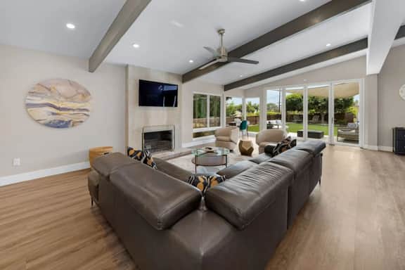 Paradise Retreat - Stunning Views & Serene Elegance - Image 3