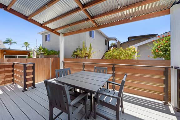 Stylish Studio w/ Big Patio - Image 4