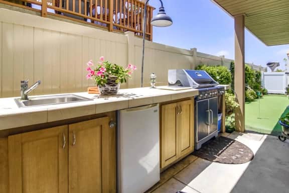 Suite with Rooftop Deck and Ocean Views in Mission - Image 2