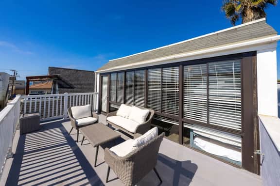 Sunny Beach Escape – Steps to Ocean & Bay - Image 4