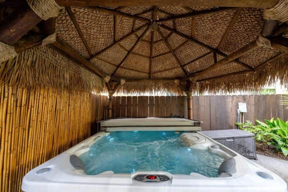 The OB Hideaway, pool, hot tub - Image 5