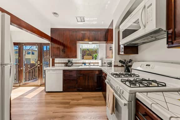 Historic 4BR Home, Parking - Image 3