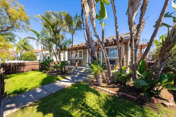 Historic 4BR Home, Parking - Image 4