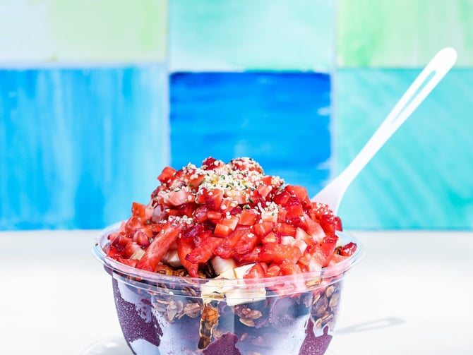 Juice Wave colorful smoothie bowls and fresh juice drinks in Pacific Beach